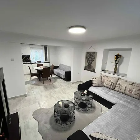 Kyma ني كارفالي