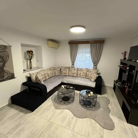 Kyma * ني كارفالي